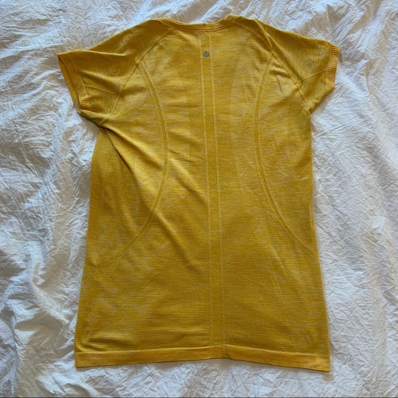 Swiftly Tech Lululemon Tee - Picture 2 of 5
